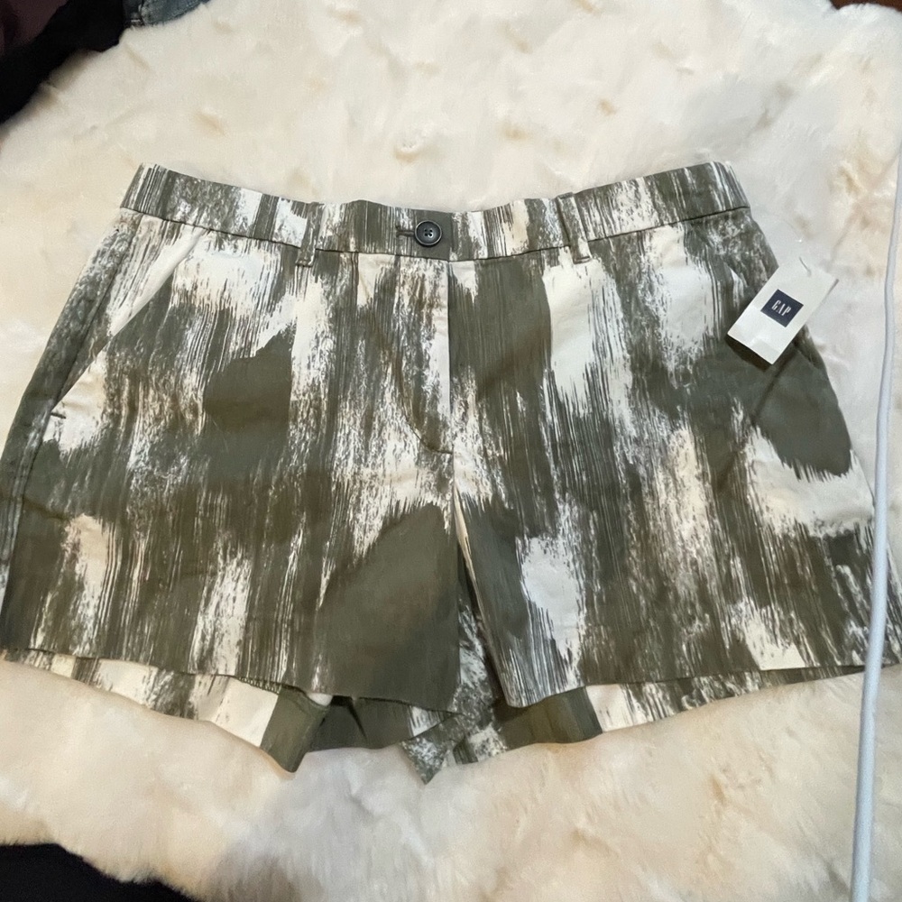 GAP x O72 Summer Shorts – Abstract Print (New with Tags!